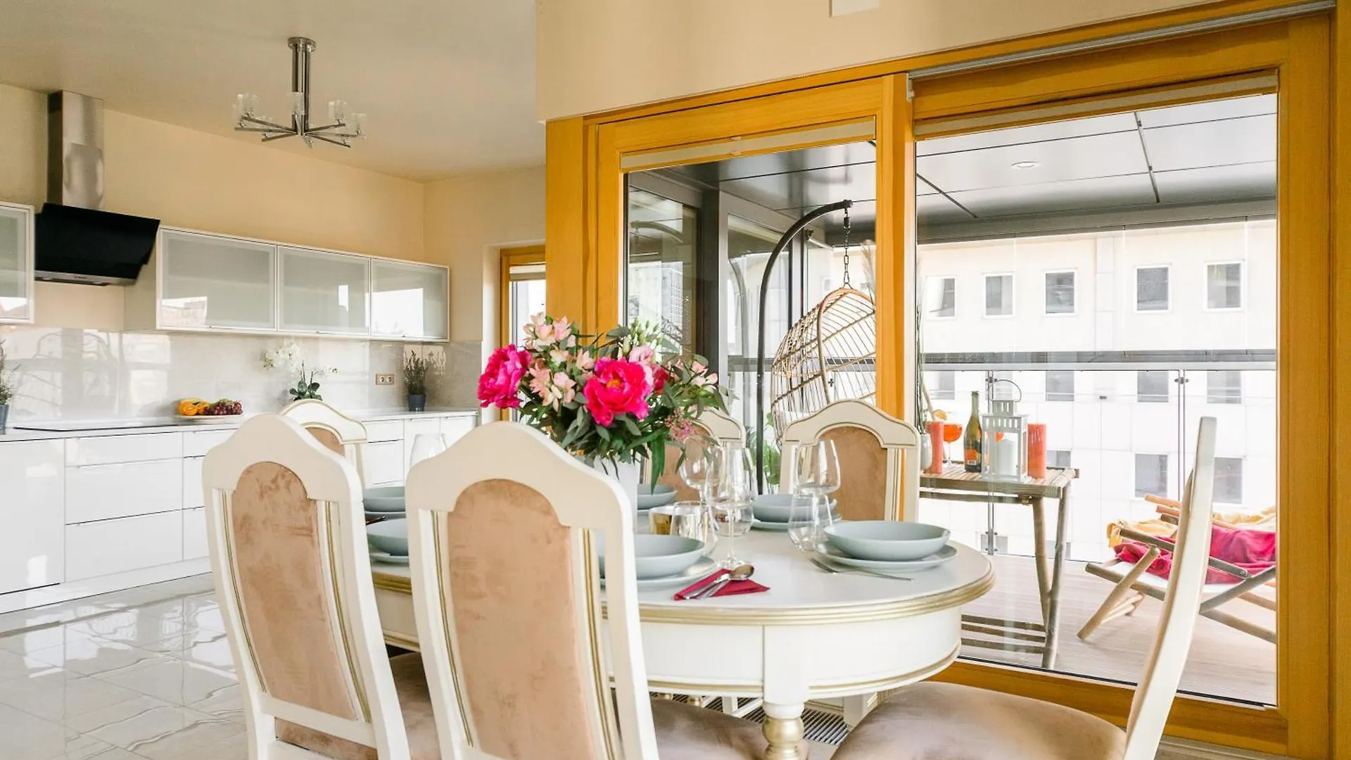 Apartment Lumina Premium Apart Near Mennica Residence Warsaw